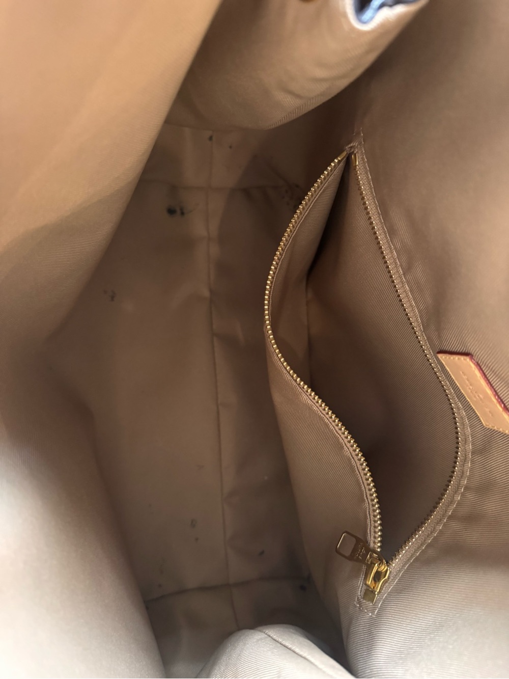 Louis Vuitton Monogram Canvas Shoulder Bag in Brown with Tan Trim - Picture 4 of 9